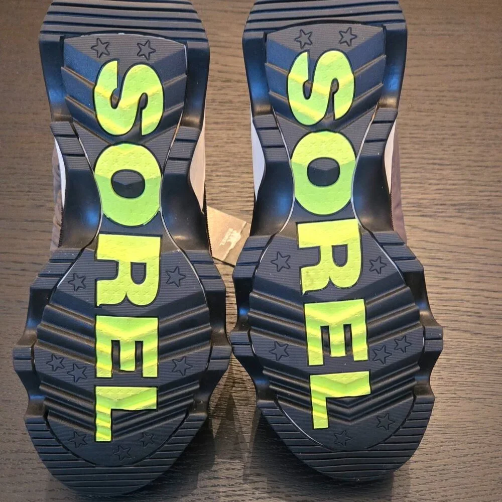 SOREL Kinetic Impact Puffy Zip Women's Boots (size 8 US), Cargo Green - Picture 2 of 4